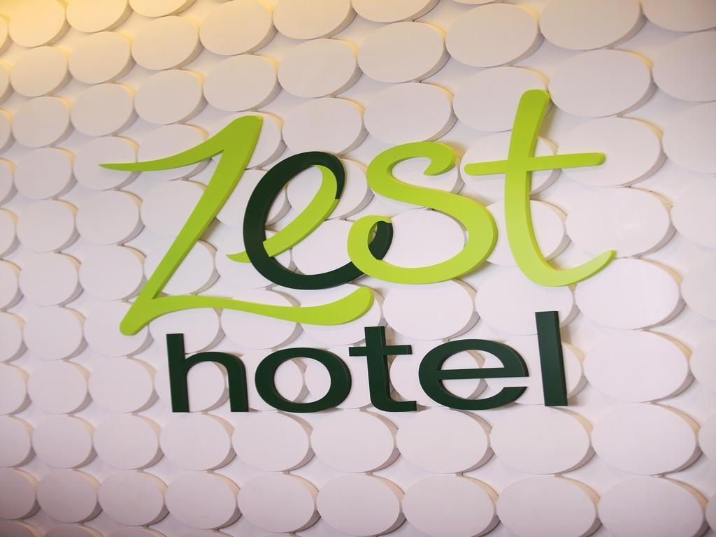 Zest Hotel Airport Jakarta Tangerang Exterior foto