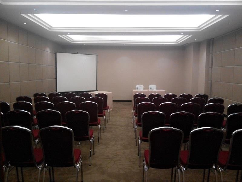 Zest Hotel Airport Jakarta Tangerang Exterior foto