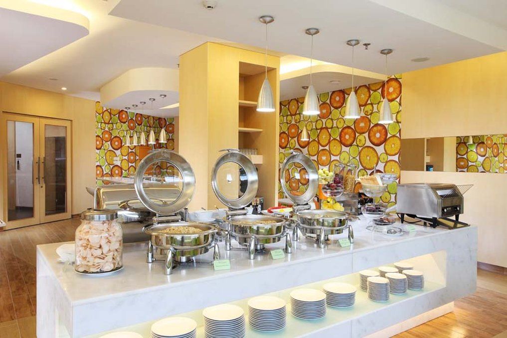 Zest Hotel Airport Jakarta Tangerang Exterior foto